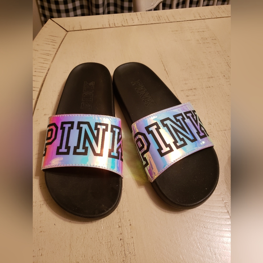 Slides / Sandals